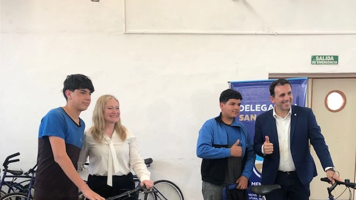 Entregaron bicicletas recuperadas a alumnos de escuelas secundarias de San Rafael