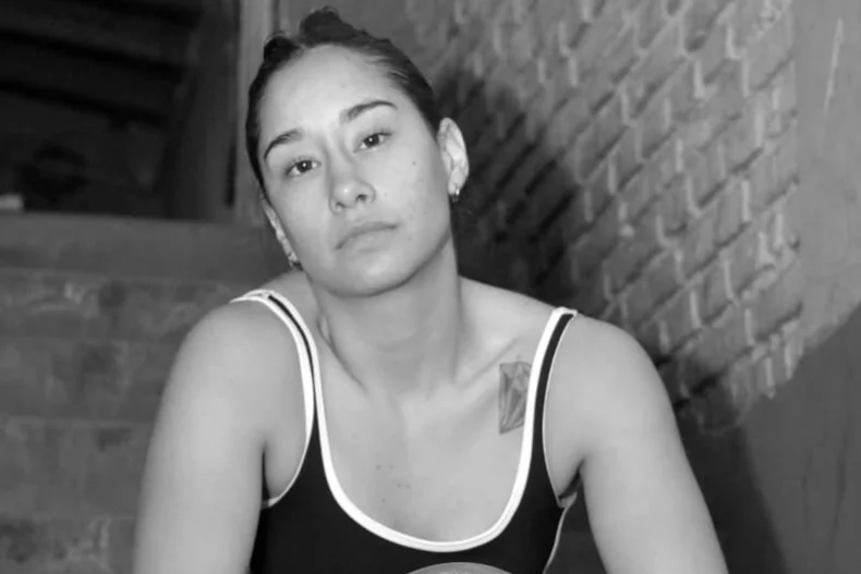 Brisa Alfonzo se prepara para la pelea por el título argentino en boxeo femenino.