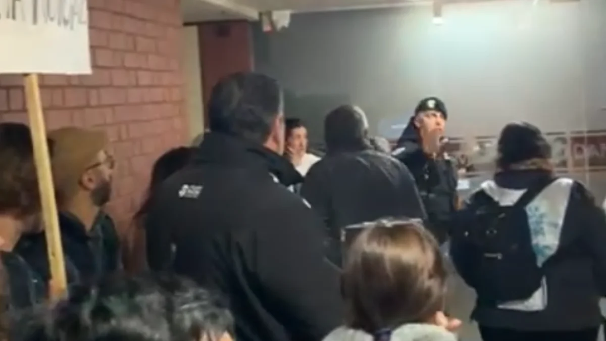 Denuncian que efectivos de la Policía irrumpieron en una protesta en el Damsu