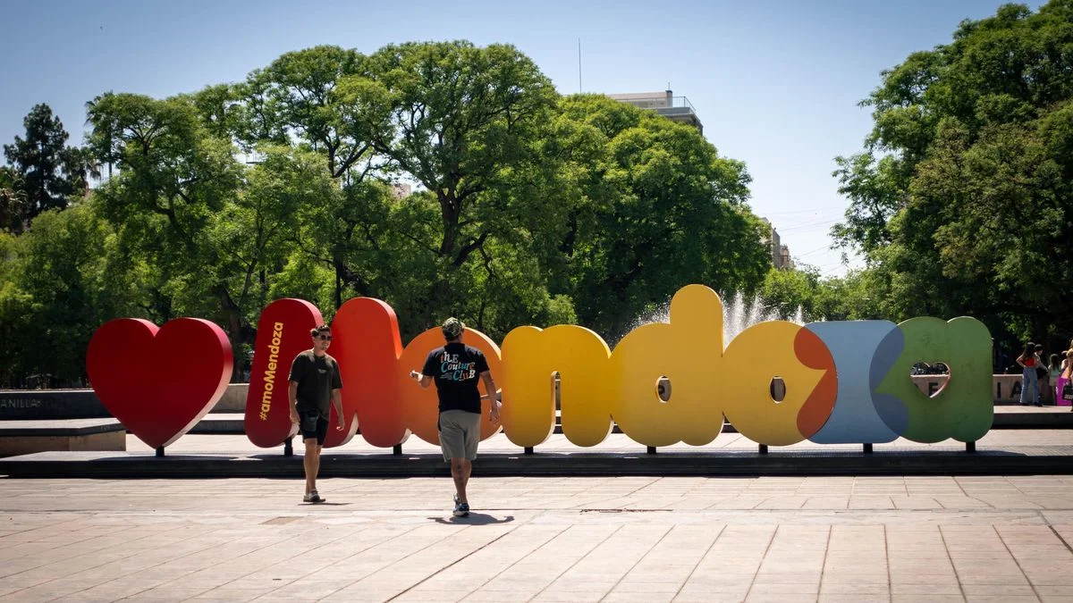 Turistas de vacaciones en Mendoza: recomendaciones para evitar estafas con alquileres de alojamientos