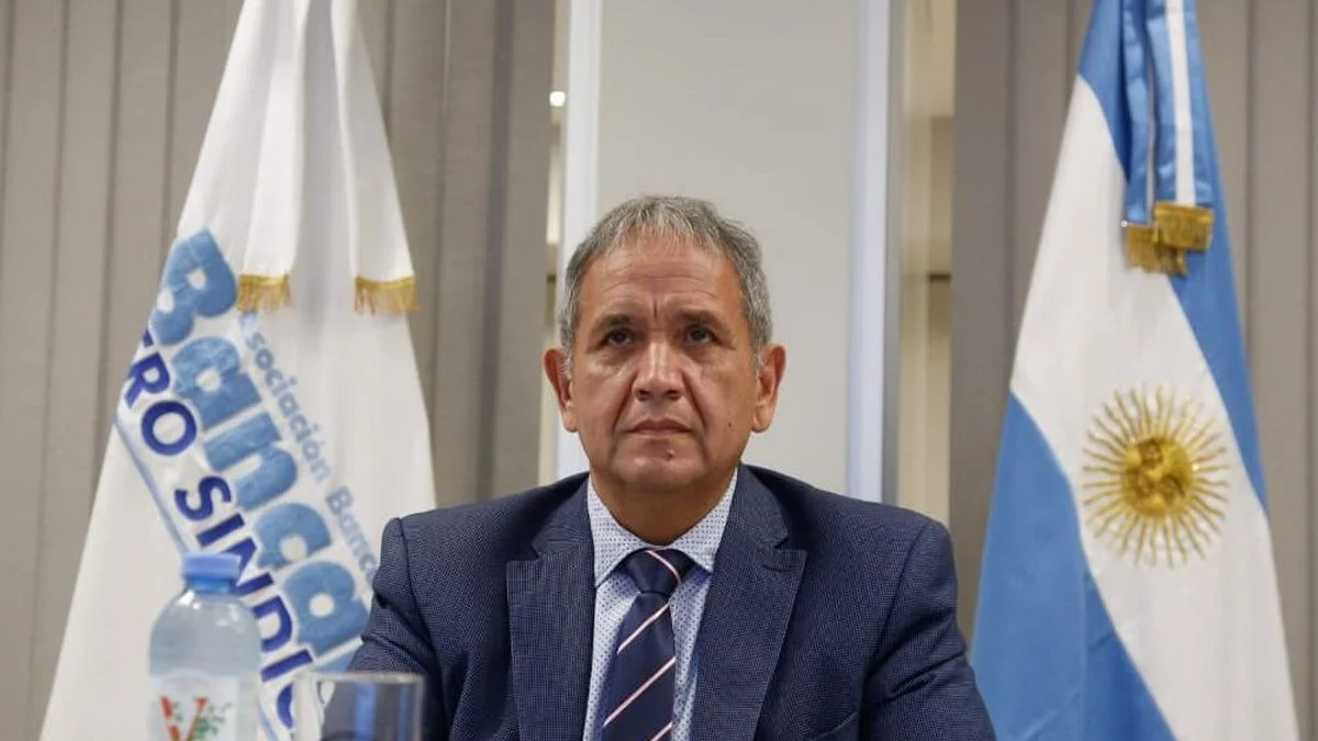 El mendocino Palazzo lo hizo de nuevo y los bancarios lograron un aumento por encima de la inflación