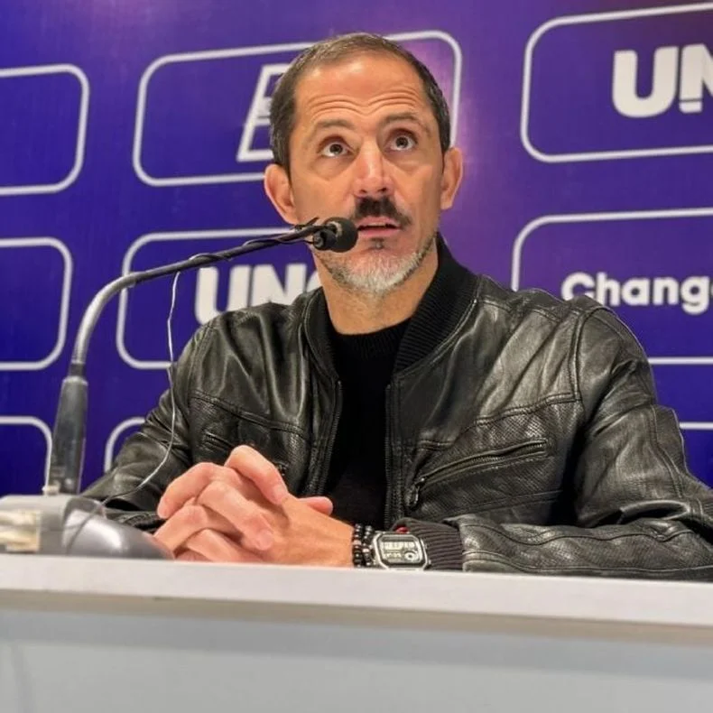 Sebastián Peratta dejó de ser el mánager pero sigue en el club.