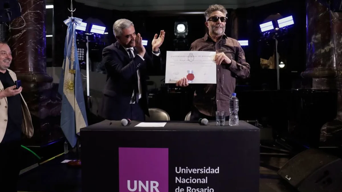 Fito Páez fue distinguido con el Doctorado Honoris Causa y lo festejó con un show