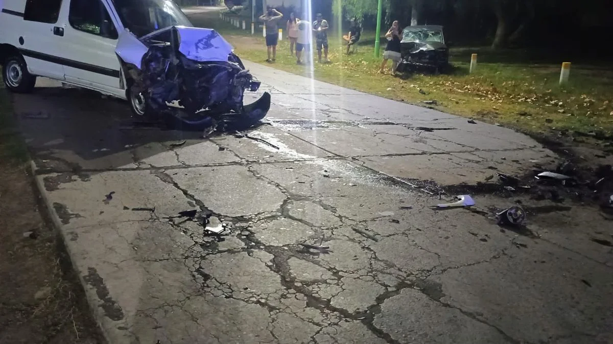 Un choque frontal, que involucró a un conductor ebrio, dejó a una mujer lesionada