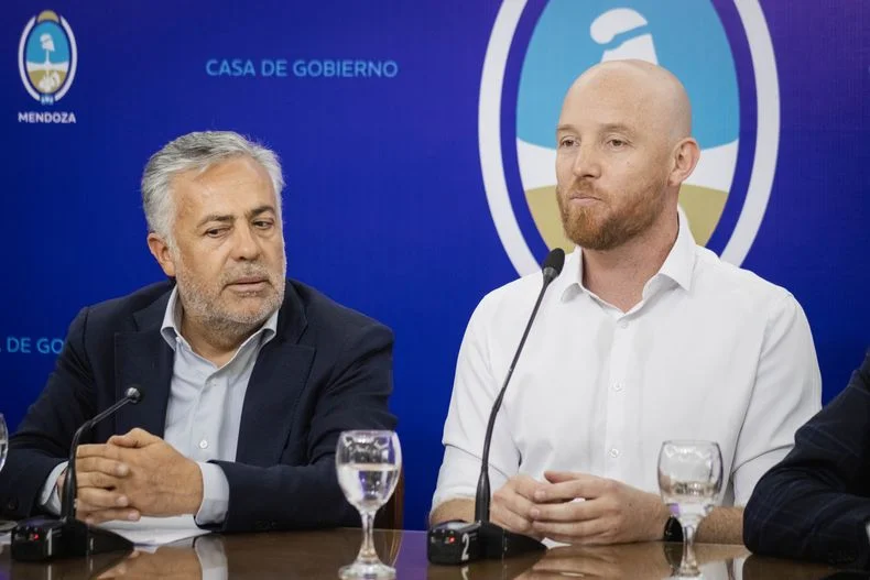 El gobernador Alfredo Cornejo junto al intendente de Luj&aacute;n de Cuyo, Esteban Allasino.&nbsp;