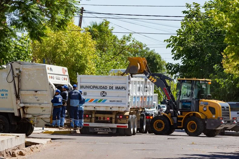 El operativo de limpieza de Maip&uacute; se hace en distintos puntos del departamento.&nbsp;