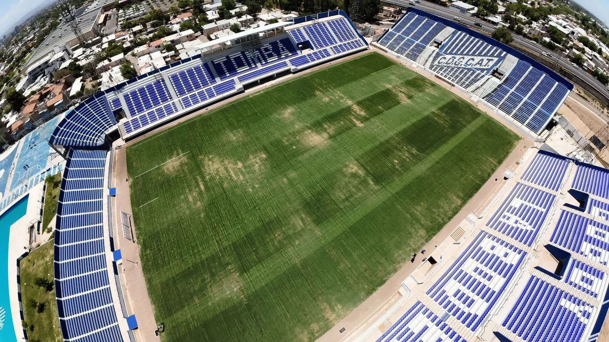Figura y goleador en Chile: Godoy Cruz busca seducir a destacado delantero chileno