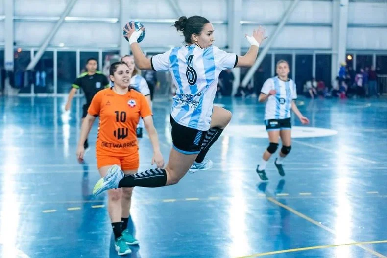 Ayelén García, fija en la Selección argentina de balonmano.