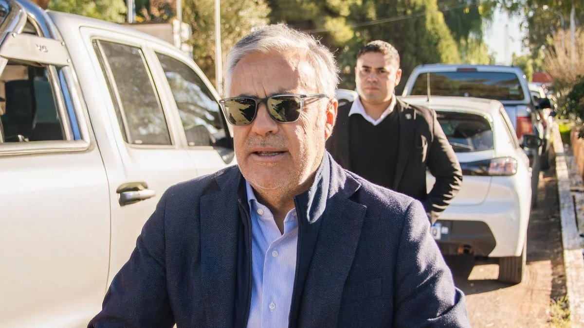 Cornejo se pone al frente de la campaña: la gestión y el kirchnerismo arriba del ring