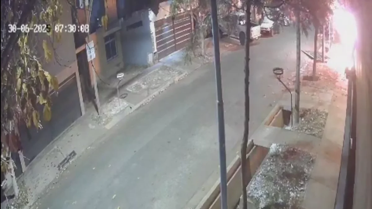 Le intentó dar arranque a un auto pero explotó y provocó un incendio en una vivienda en Godoy Cruz