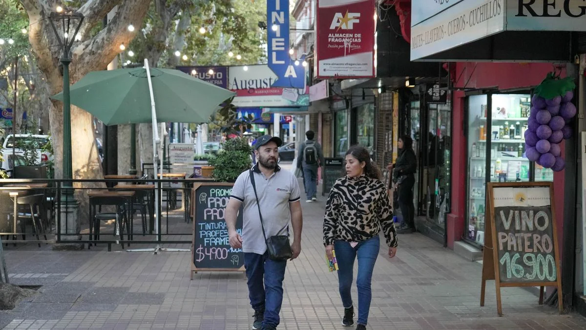 Comercio en Mendoza: el 65 % de los locales abrirá durante el feriado del lunes