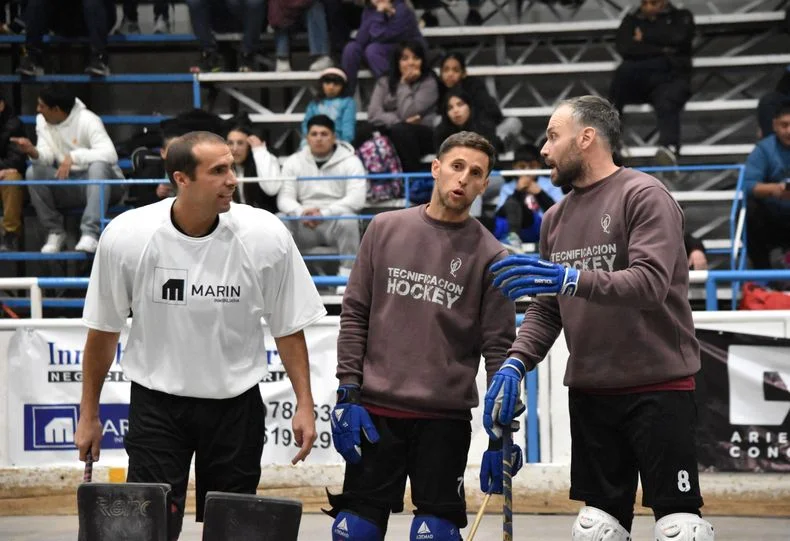 Grimalt, Martínez y Baieli, figuras y amigos del hockey sobre patines.