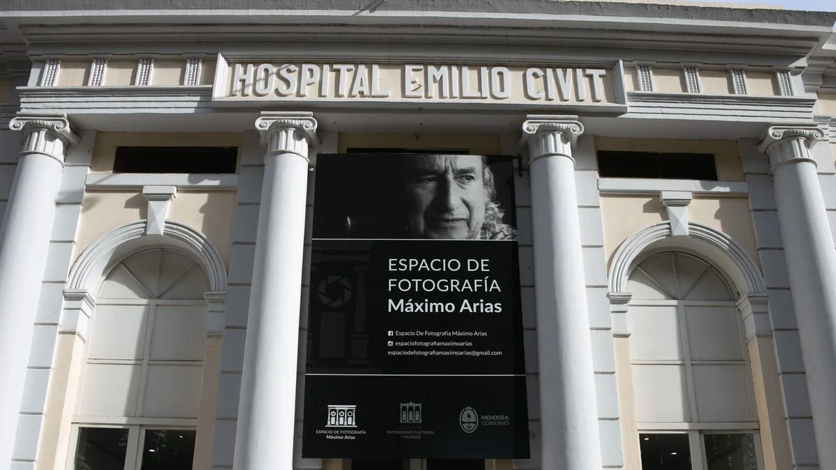 Disfrutá una visita guiada por la muestra de fotografía "Los rostros, las aguas"