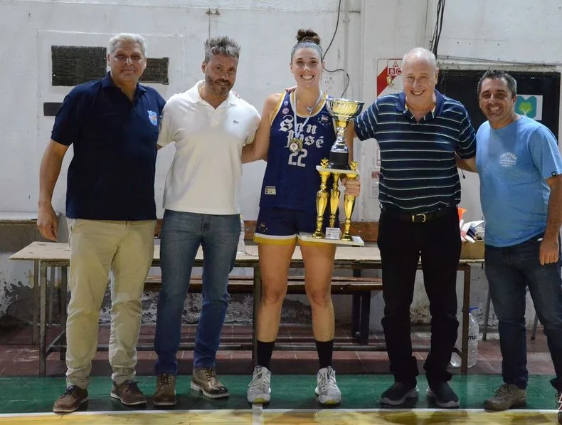 Nacha P&eacute;rez, MVP del Vendimia de b&aacute;squet.