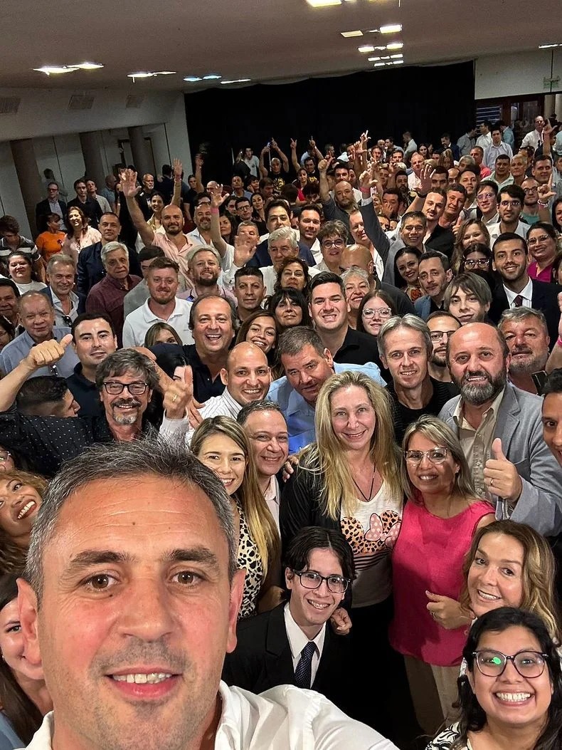 Karina Milei y Martín Menem en una de sus visitas