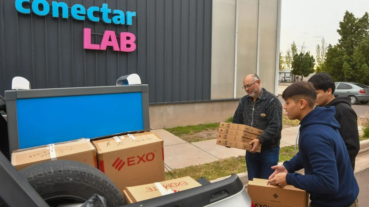 Mendoza lanzó secundarias con títulos en programación y energías renovables con fuerte salida laboral