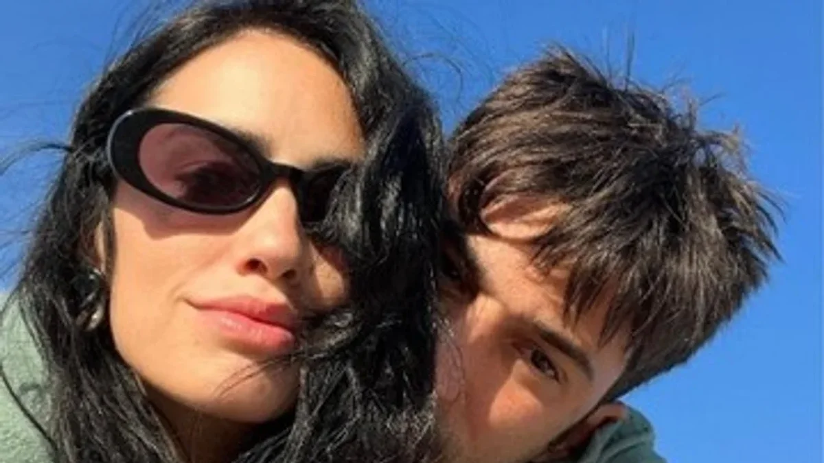 Pedro Rosemblat volvió al streaming y lo recibieron con preguntas incómodas sobre su casamiento con Lali