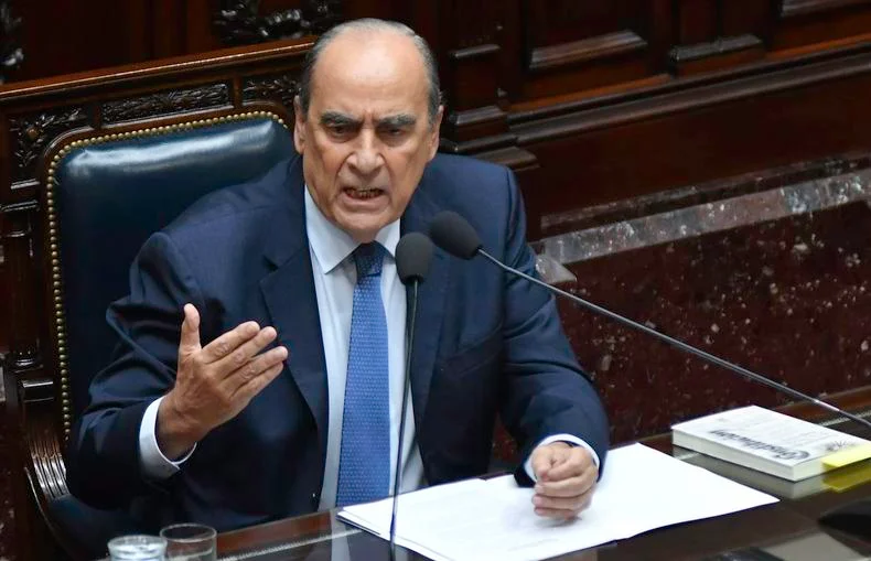 En Diputados: Guillermo Francos negó la devaluación y pidió que se sancione la ley antibarras