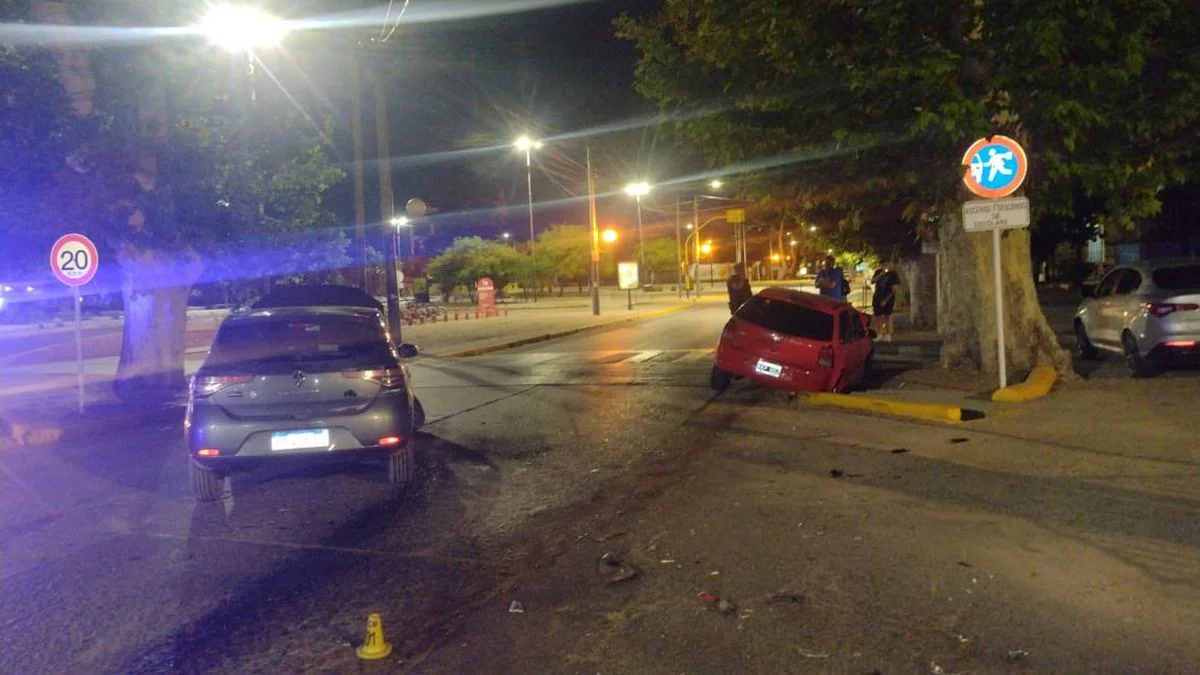 Fuerte choque entre dos autos en Luján: una conductora estaba muy alcoholizada