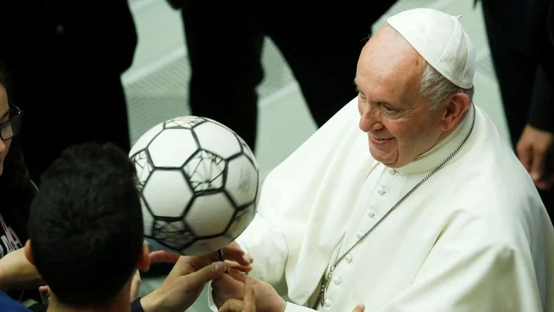 Un grande del fútbol argentino homenajeará al Papa Francisco.