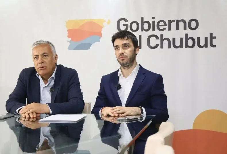 Alfredo Cornejo y su par de Chubut, Ignacio Torres. 