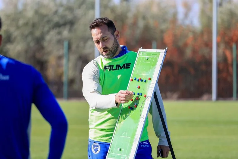 Pablo De Muner debutará en Godoy Cruz con un retorno y dos bajas de peso.