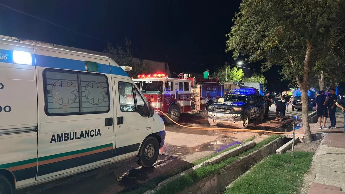 Incendio en un depósito de la Municipalidad de Santa Rosa: suspenden actividades en el edificio central