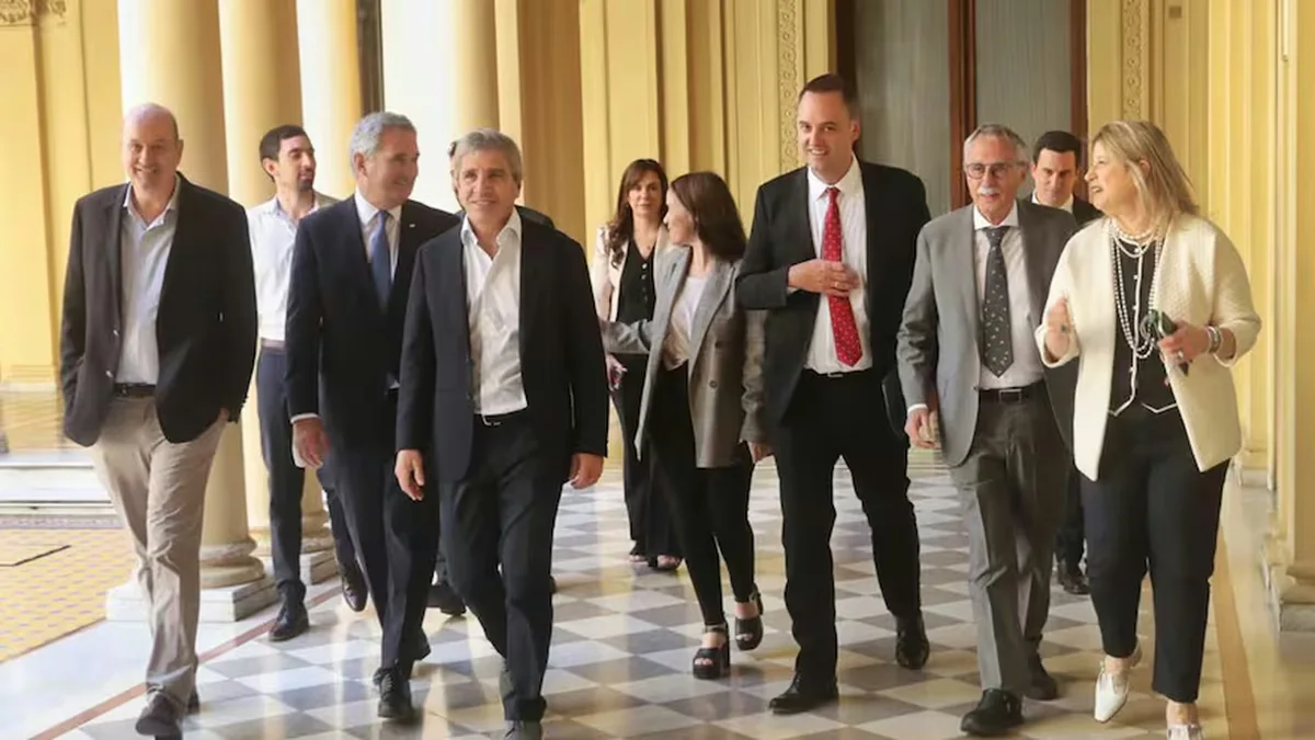 Tensión interna en el Gobierno: Milei convoca a todo el Gabinete para frenar los cruces
