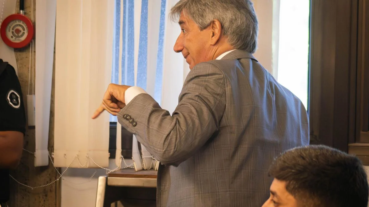 Walter Bento coqueteó con el kirchnerismo, con el grupo Vila-Manzano y con los derechos humanos