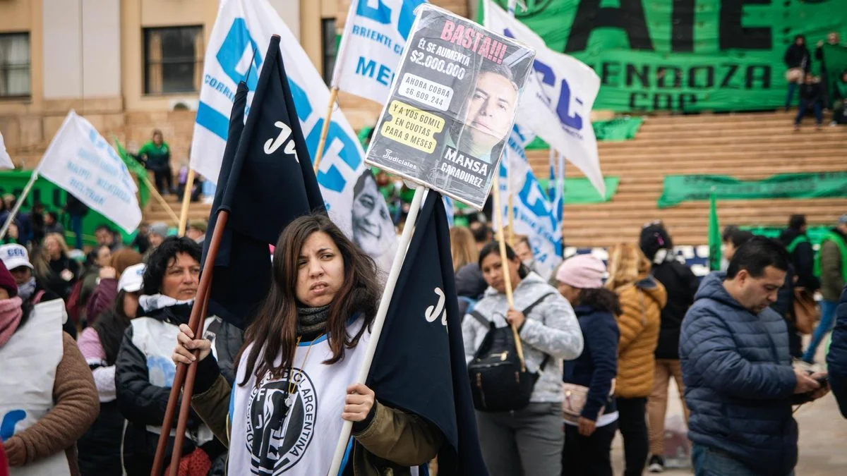 Trabajadores de Mendoza exigieron salarios dignos y rechazaron reforma laboral del gobierno