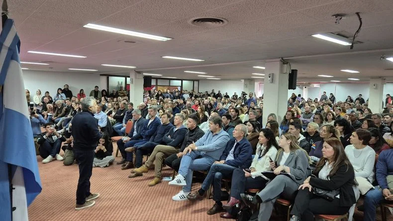 Los intendentes radicales en primera fila durante el Congreso Partidario de la UCR. El mismo &oacute;rgano definir&aacute; candidatos para las elecciones.&nbsp;