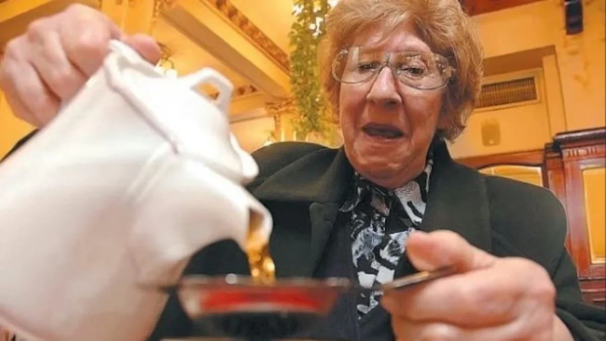 Un empresario compró las tazas de té que usó Yiya Murano para envenenar a sus amigas