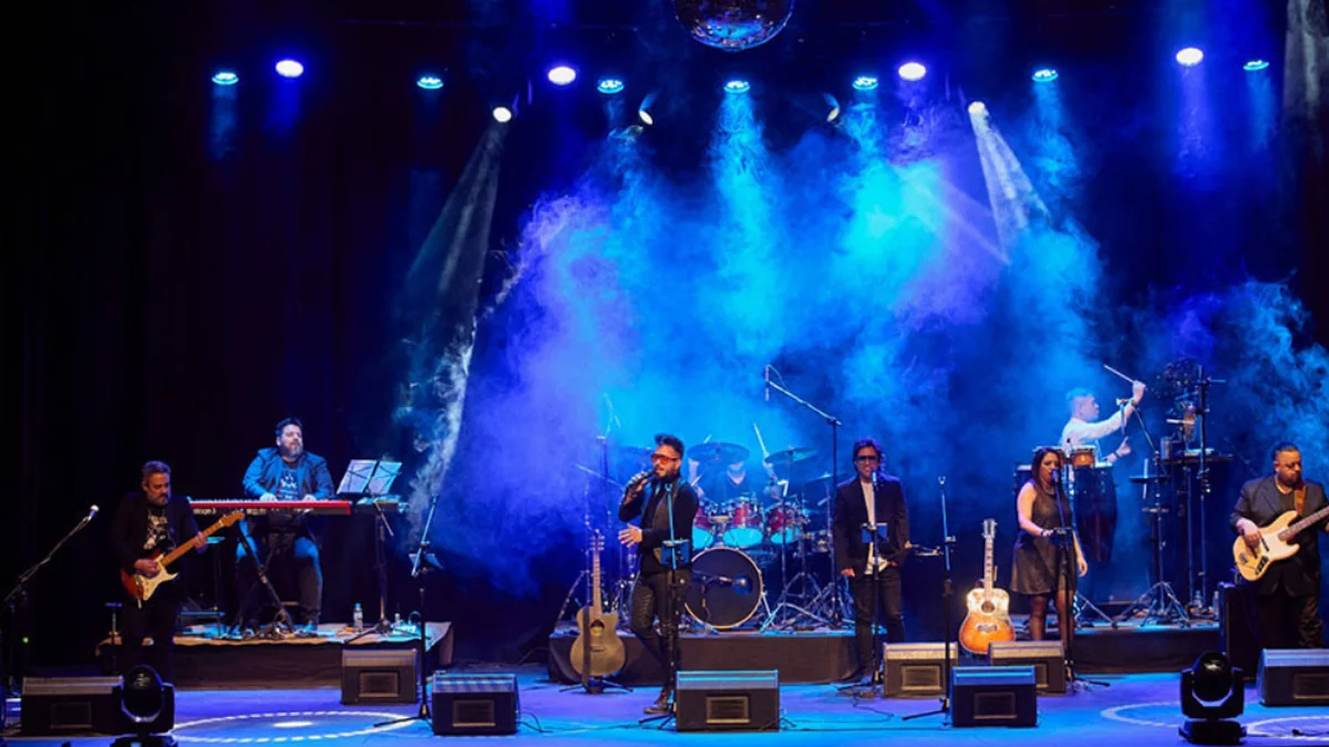 La música retro romántica se apodera del Teatro Plaza para recibir agosto