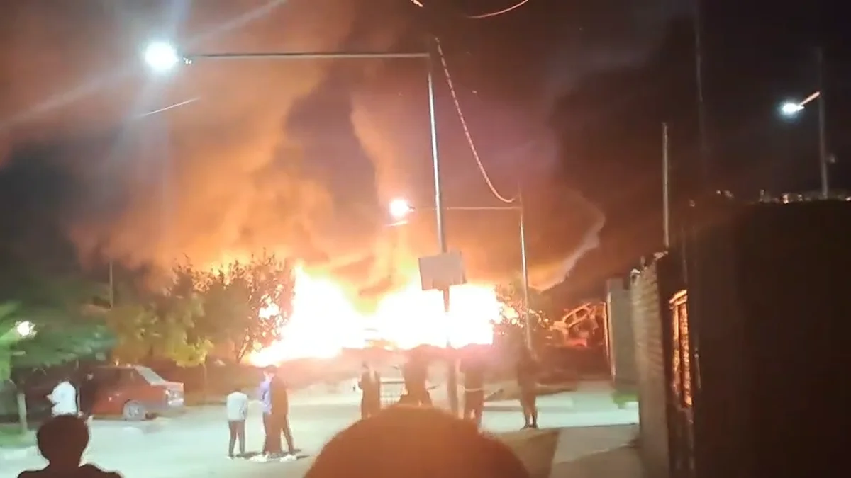 Importante incendio en la playa de secuestros de San Martín alcanzó a decenas de vehículos