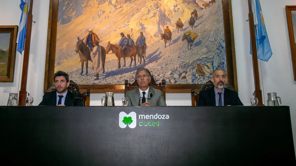 El caso durmió casi un año: concejales de Capital emplazaron a Gustavo Gutiérrez por sus dos ingresos