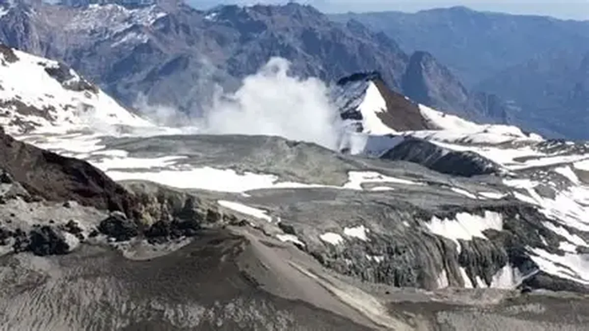 Malargüe coordina con Defensa Civil Mendoza y otros organismos la prevención por el volcán Peteroa