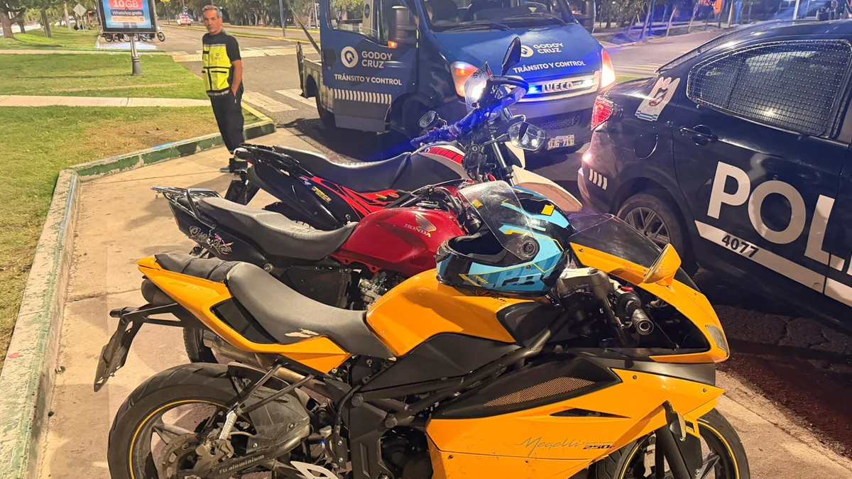 Picadas ilegales en Godoy Cruz: secuestraron motos, un auto y detuvieron a cinco personas