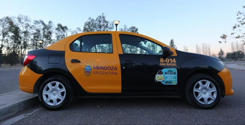 La Direcci&oacute;n de Transporte de Mendoza y la Asociaci&oacute;n de Propietarios de Taxis y Remises (APROTAM) han llegado a un acuerdo para prorrogar los plazos de caducidad de las unidades de taxis y remises en la provincia.