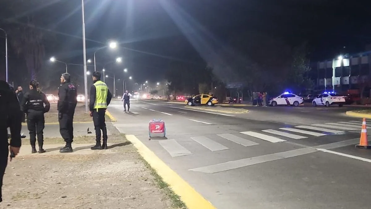 Un motociclista murió tras chocar con un taxi en el Acceso Norte