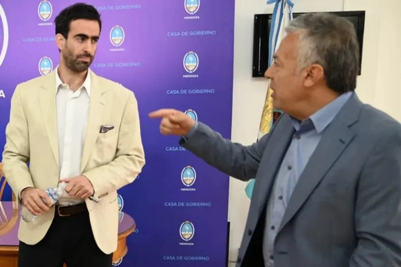 Víctor Fayad y Alfredo Cornejo. El ministro de Hacienda tiene a su cargo la refinanciación de la deuda. 