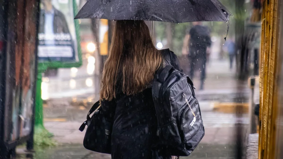 Poco cambio de la temperatura en Mendoza y alerta por tormentas: qué zonas abarca la advertencia