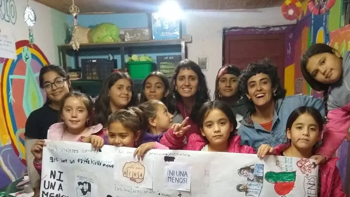 Una biblioteca popular hace un sorteo para reparar su techo y seguir con sus talleres infantiles
