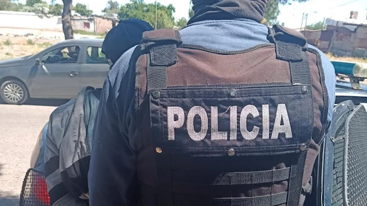 Agente de la Policía de General Alvear es investigado por amenazas con su arma reglamentaria