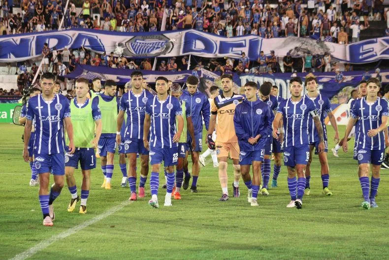 Godoy Cruz fue goleado por Central en el debut.