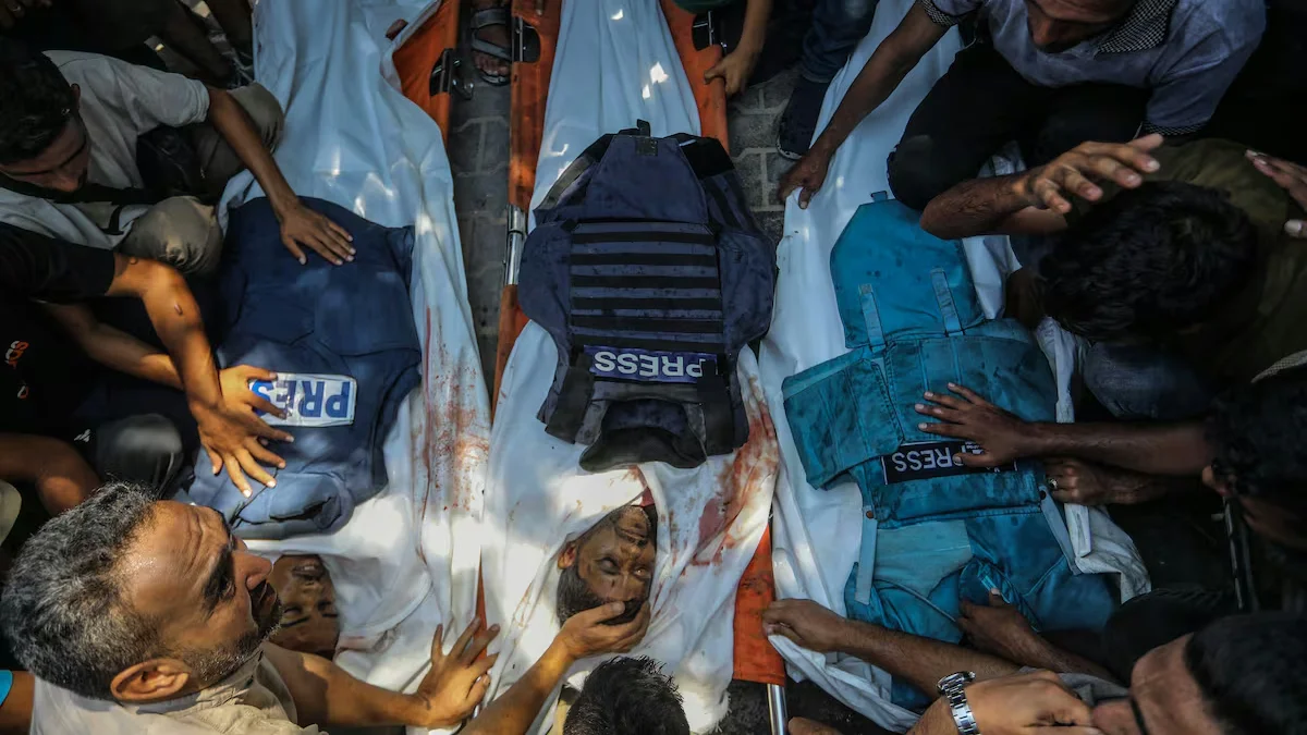 Brutal ataque a un complejo médico en Gaza mató a veinte personas, cuatro de ellas periodistas