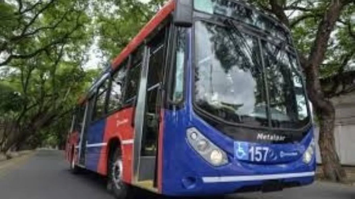 Robó a una mujer en un colectivo en Luján de Cuyo sin saber que un policía viajaba en la misma unidad