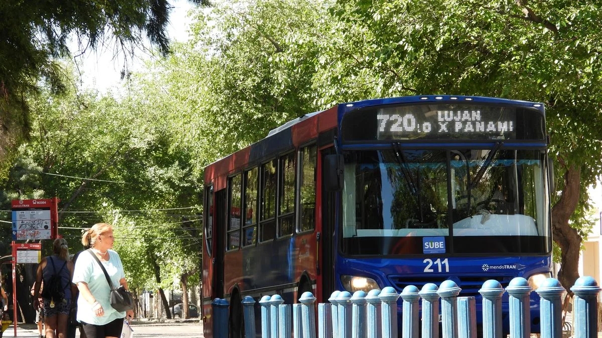 Huelga CGT: los choferes de micros no paran en Mendoza y habrá transporte público