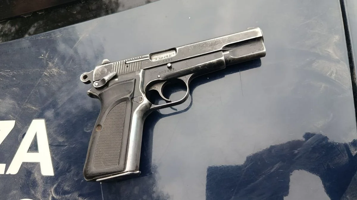 Detuvieron a un joven armado tras un tiroteo en un barrio de Las Heras