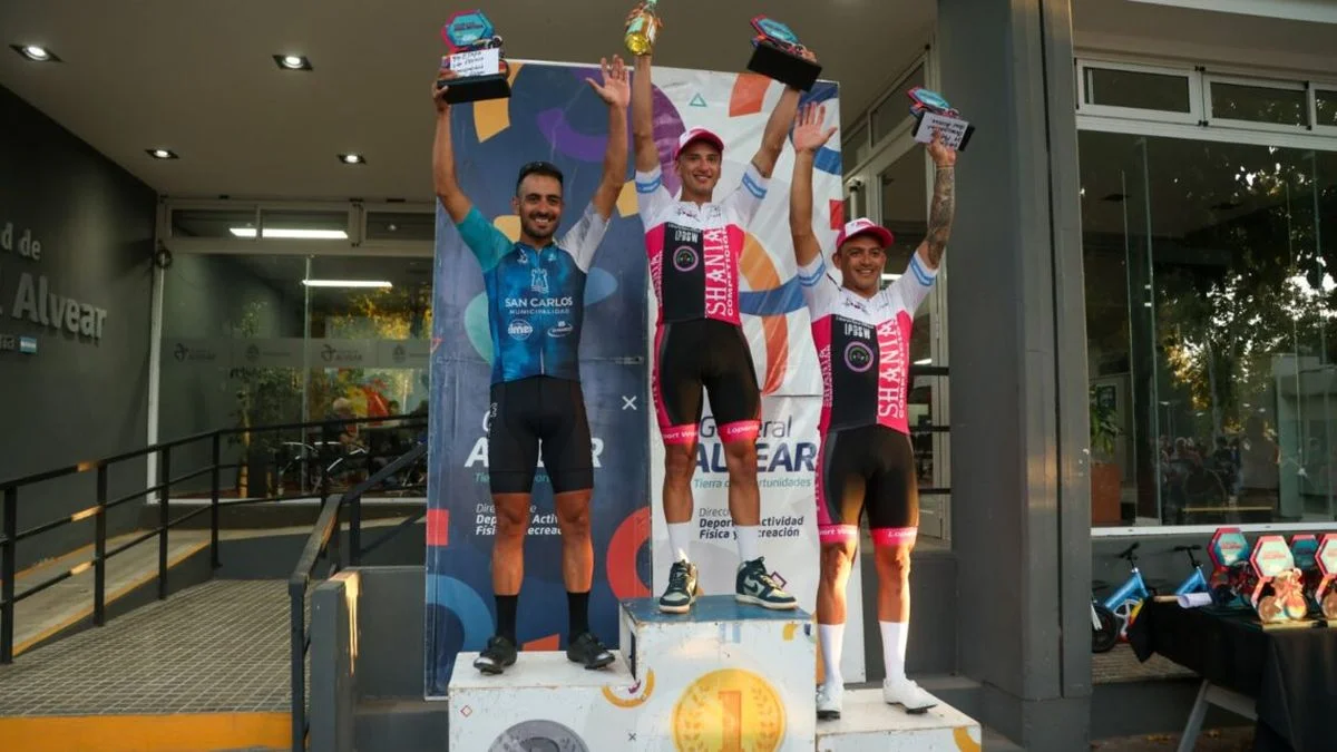 Mauricio Páez triunfó en General Alvear: el ciclista se coronó bicampeón de la Vuelta de ciclismo local