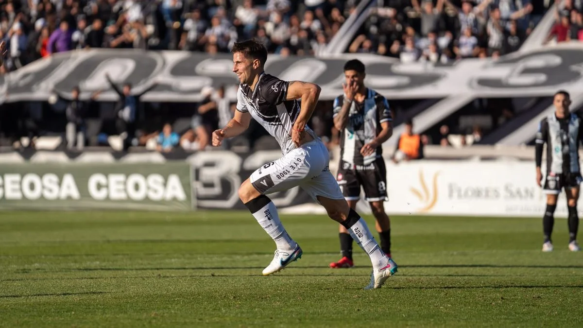 Gimnasia le ganó a Estudiantes (BA) en el Legrotaglie y quedó como único escolta del líder